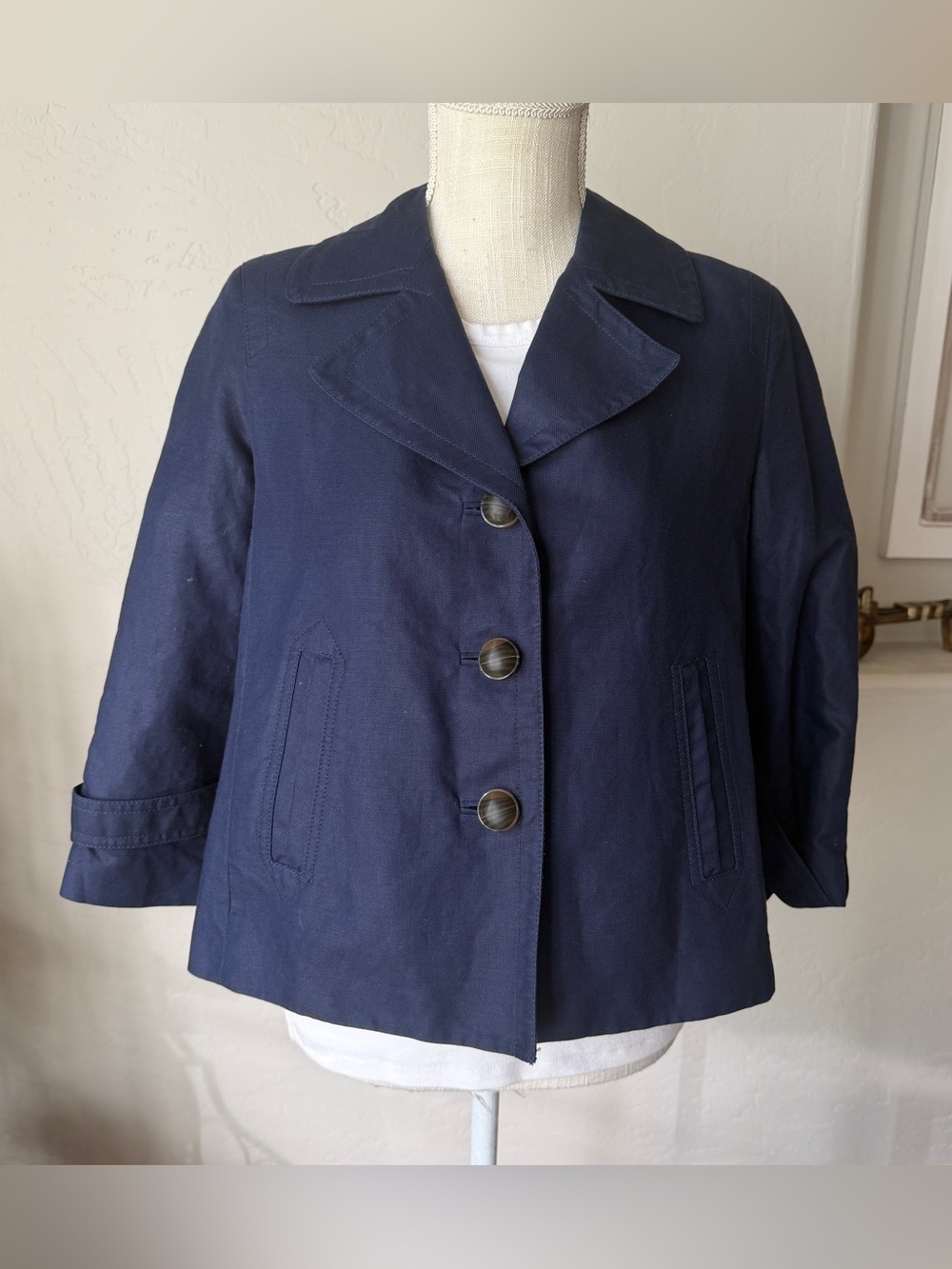 Talbots Women's Linen Blend Navy‎ Three-Button Cropped Blazer Size 6p